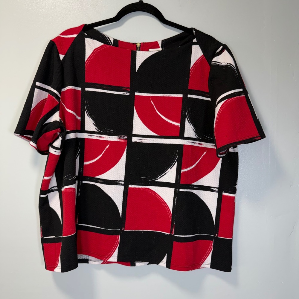 Chicos Geometric Abstract Print Textured Blouse Red Black White Size XL Zip Back